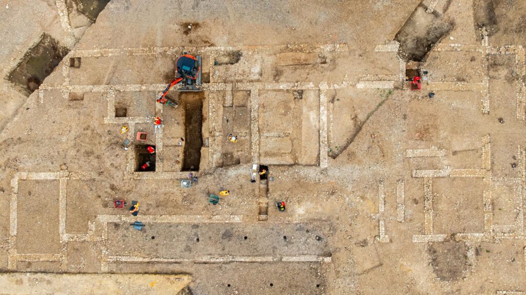 View of the north wing of the villa under excavation, seen from the northwest. Credit: Ch. Fouquin, Inrap