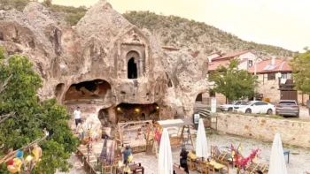 A 3,000-year-old Phrygian tomb in Türkiye illegally turned into a café, sparking cultural outrage. Credit: Selim Uzun - Hürriyet