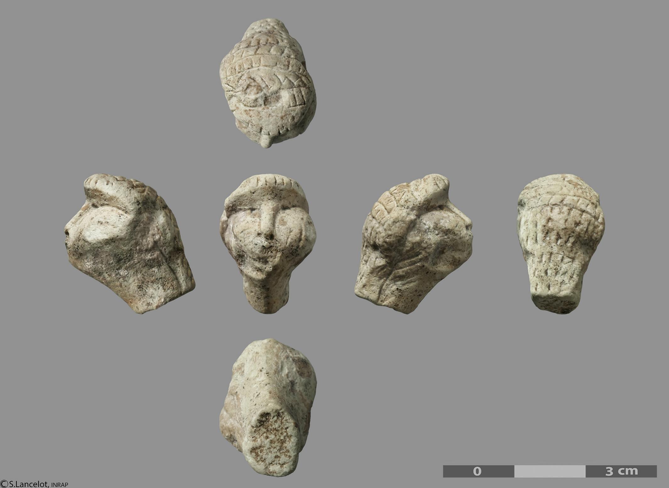 Gravettian-era female figurine head from Amiens-Renancourt 1, northern France, circa 27,000 years old.Credit: Stéphane Lancelot, Inrap