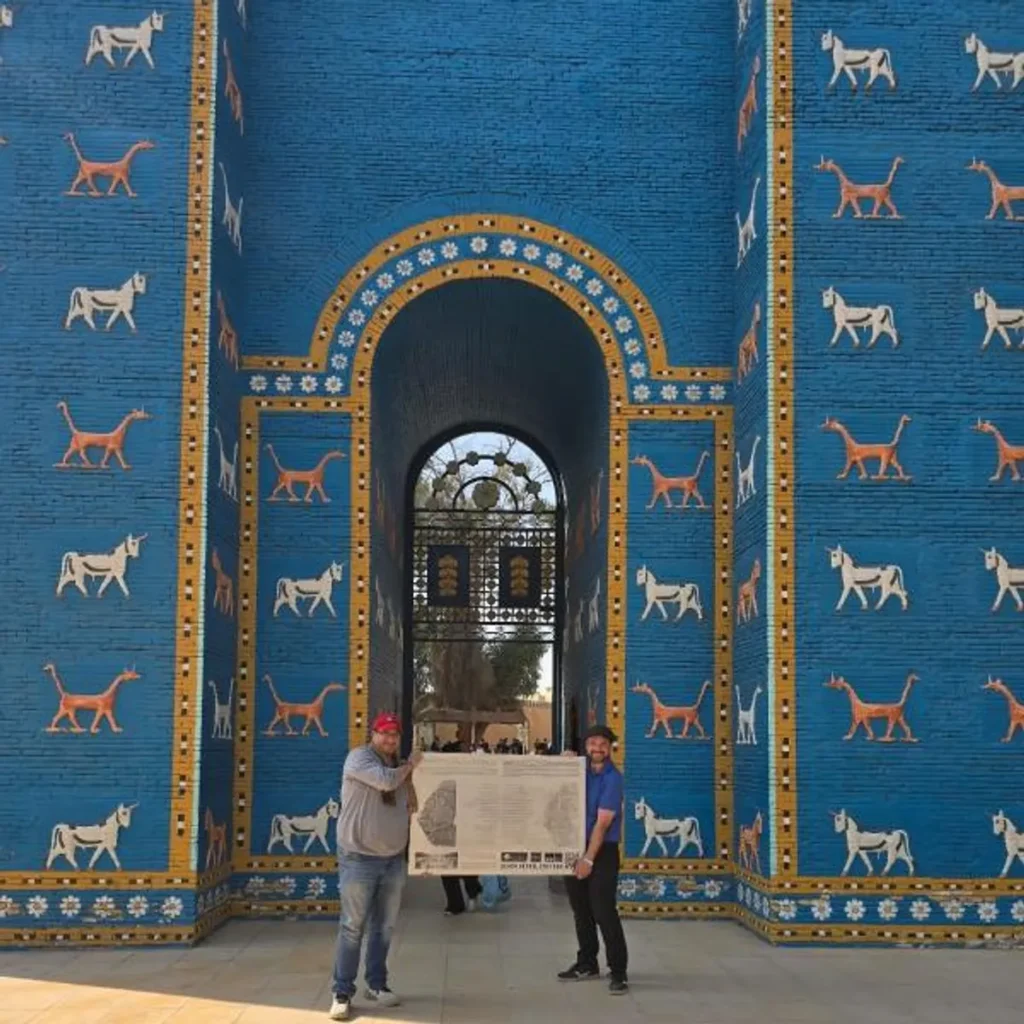 A section of the “Hymn to Babylon” inscribed on a clay tablet, accompanied by its English translation. This ancient text praises the city’s beauty, justice, and divine favor. Credit: © Junko Taniguchi