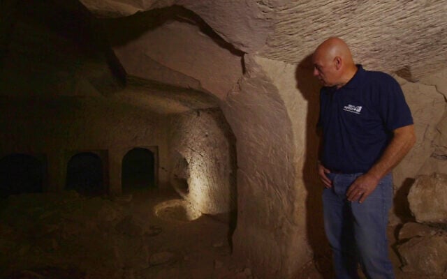 Israel Antiquities Authority archaeologist Nir-Shimshon Paran in the site known as ‘Cave of Salome’ in the Judaean Foothills in an undated picture. Credit: Emil Aladjem/Israel Antiquities Authority