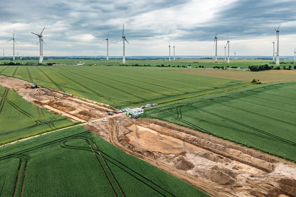 Overview of the excavation site near Krauschwitz, where archaeologists uncovered 4,500-year-old tooth-adorned burial artifacts. Credit: Klaus Bentele / State Office for Heritage Management and Archaeology Saxony-Anhalt"