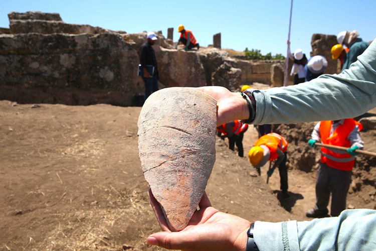 Excavators uncovered remnants of künk — ancient water pipes made from baked clay — as part of the newly discovered water distribution system. Credit: Osman Bilgin/AA
