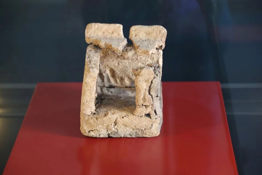 Unearthed at the 12,000-year-old Çayönü settlement, the world’s oldest architectural house model is now on display at the Diyarbakır Museum. credit: İHA