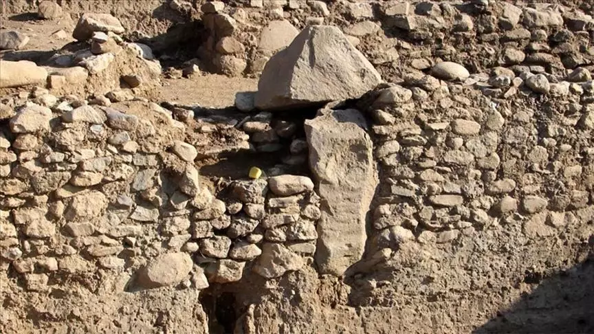 A monument believed to be around 8,000 years old was unearthed earlier at Uğurlu Höyük in northwestern Turkey. The latest discovery on Gökçeada revealed the first 8,800-year-old architectural remains of early farming communities in the Aegean Islands. Credit: AA