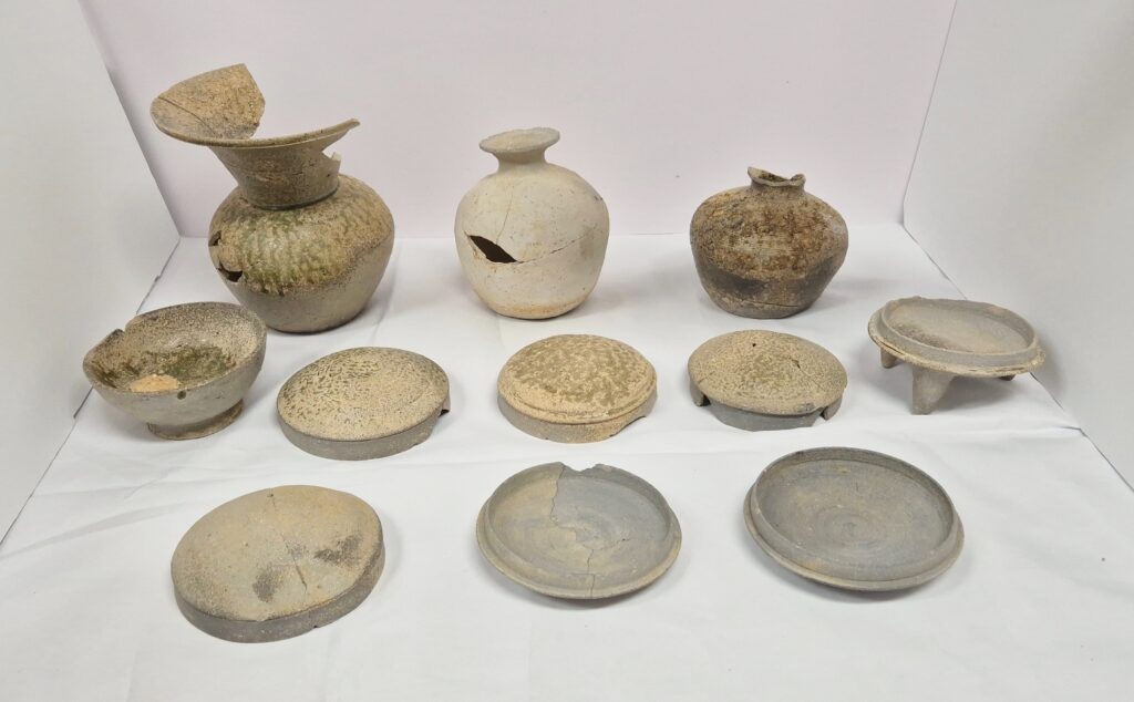 Baekje-style pottery excavated from the Eunsun-ri and Dogye-ri tomb clusters in Jeongeup. Credit: Jeongeup City.