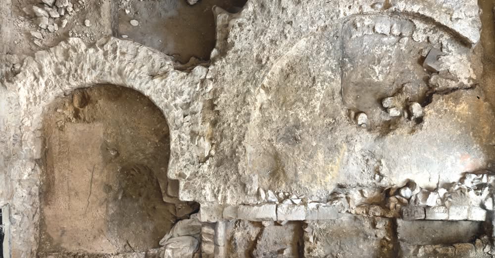 Cover Image Credit: Choir and apse of the ancient cathedral of Vence / Baptistery of the ancient cathedral of Vence (© F. Blanc Garidel, Nice Côte d’Azur Archaeology Service)