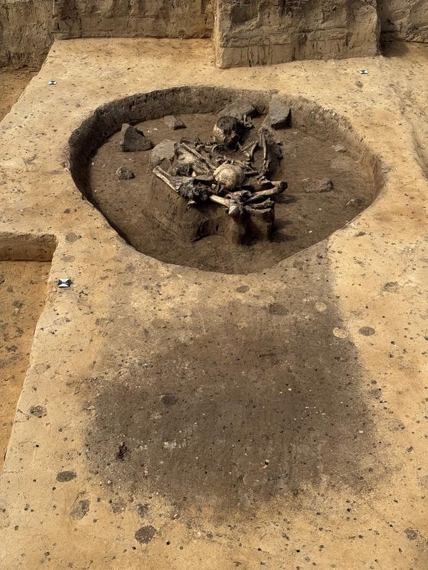 Gerstewitz, double burial in an oven pit. Credit: Oliver Dietrich - State Office for Heritage Management and Archaeology Saxony-Anhalt
