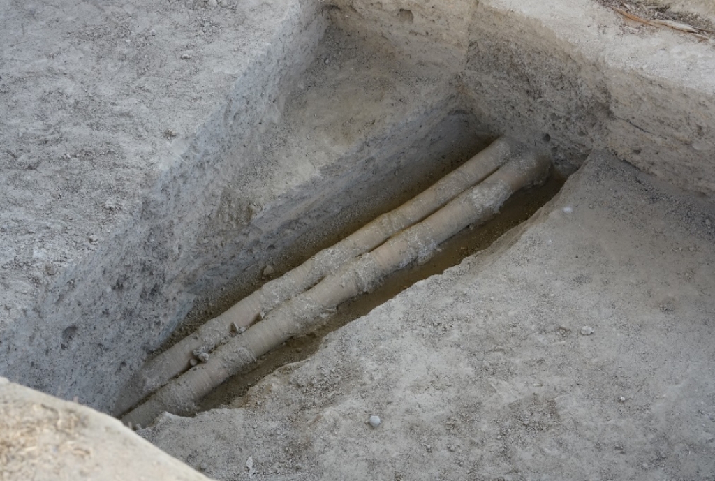 Ceramic kubur (ceramic pipe) of the Mugtepa settlement’s ancient water supply system, used to transport water from a nearby spring over 1,500 years ago. Credit: Nabijon Rakhimov.