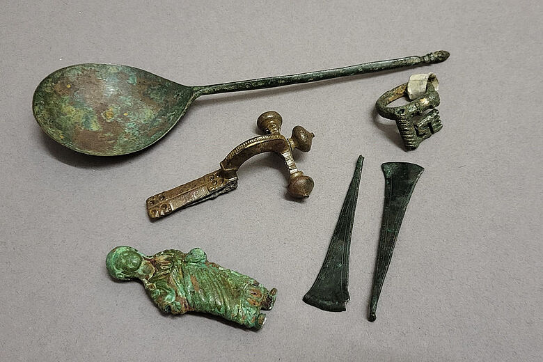 Metal objects acquired in 1983, originally believed to be from Bentumersiel, now identified as looted artifacts from World War II. Credit: Landesmuseum Natur und Mensch Oldenburg