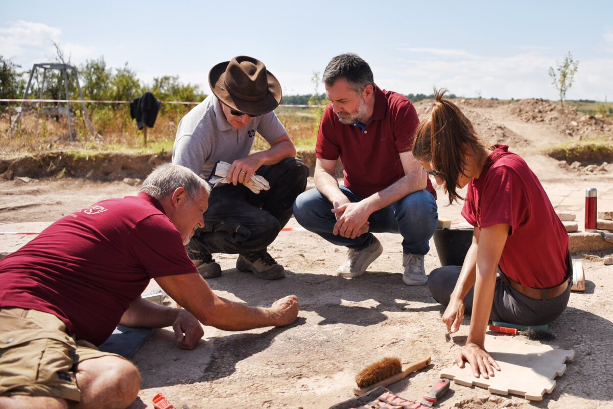 A second rare inscription dedicated to Emperor Justinian and Empress Theodora has been unearthed at the ancient city of Ulpiana, offering new insight into Kosovo’s Byzantine past.