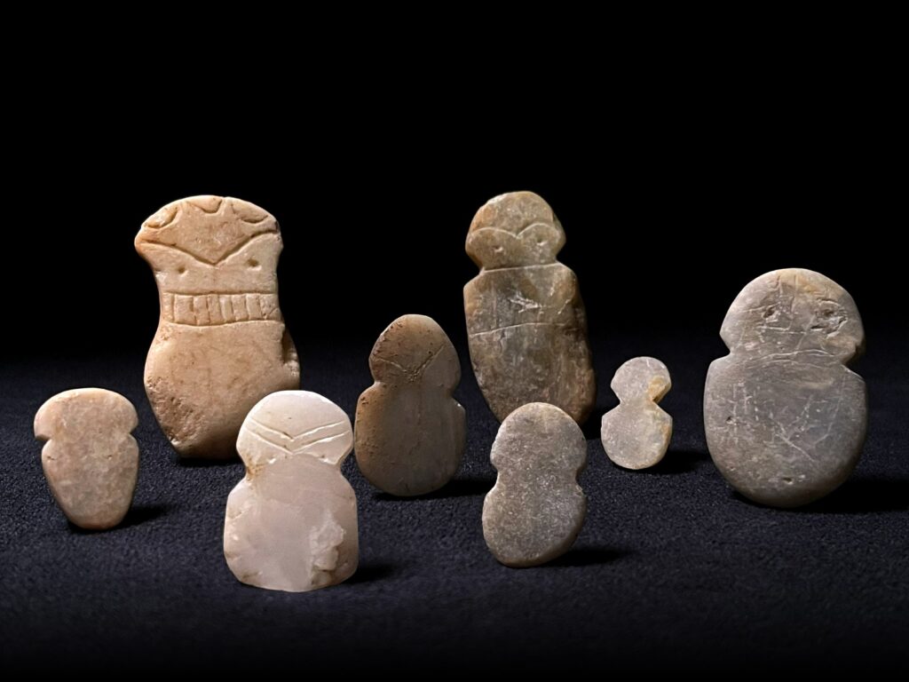 The most striking find consists of seven human-shaped idols positioned side by side around a hearth. Credit: Ministry of Culture and Tourism on Minister Mehmet Nuri Ersoy
