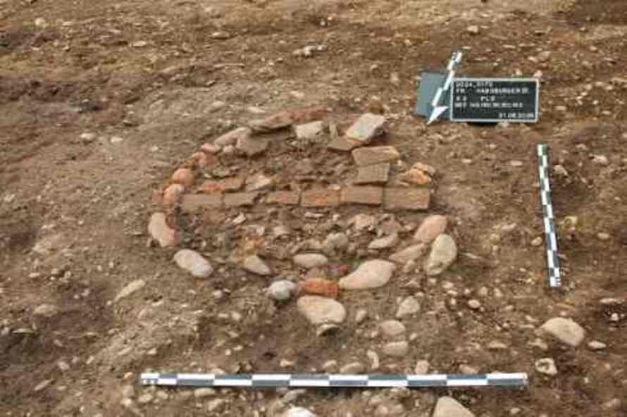 Close-up view of Ziegelgasse during excavation. Credit: LAD/E&B