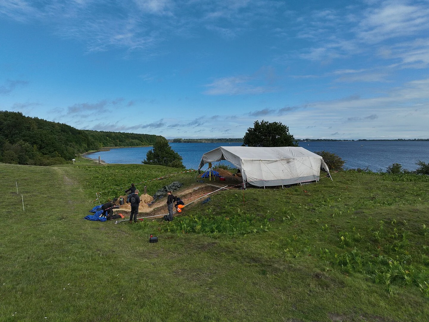 For two weeks, archaeologists from Kiel University and the City of Lübeck investigated settlement traces along the River Trave. Credit: Niklas Dopp