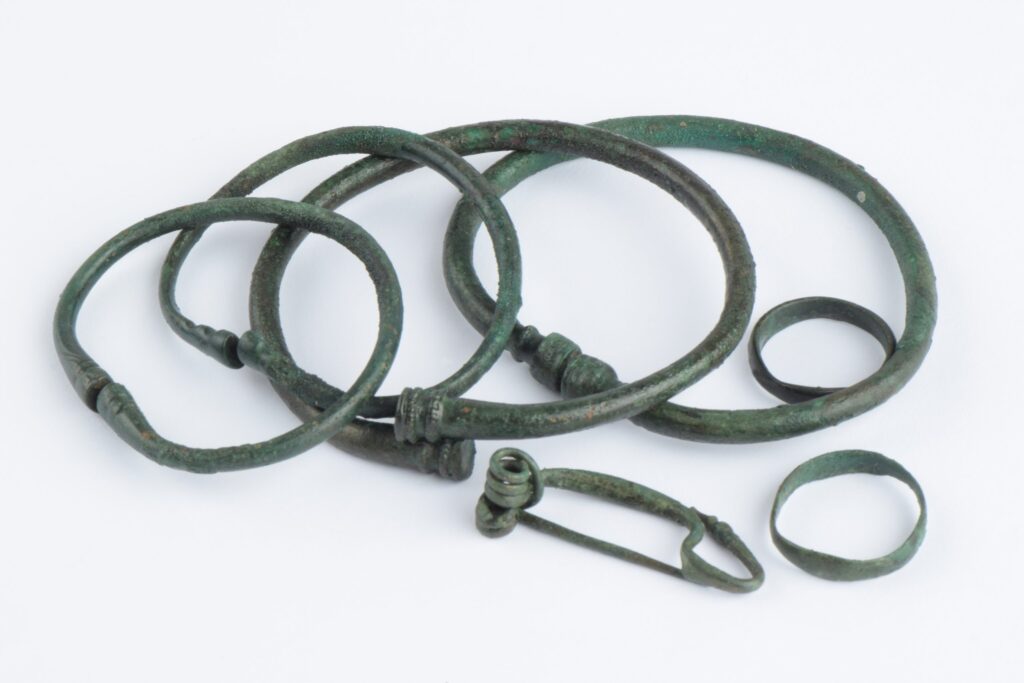 Set of bronze jewelry from the La Tène period. Credit: Andrea Šindlerová, Archaeological Centre Olomouc