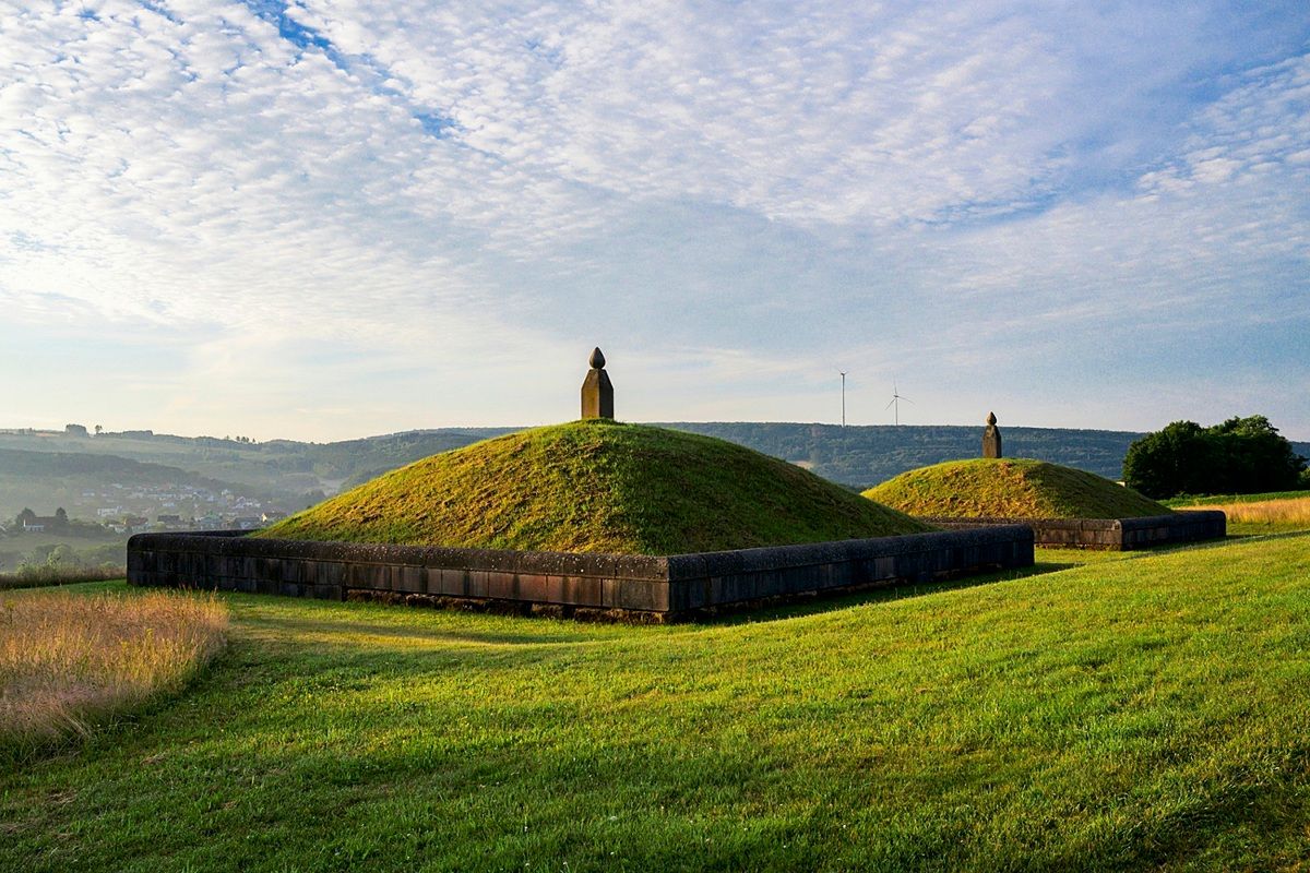 The monumental burial mounds of Oberlöstern combine Celtic and Roman traditions. Credit: Klaus-Peter Kappest / Saarland University