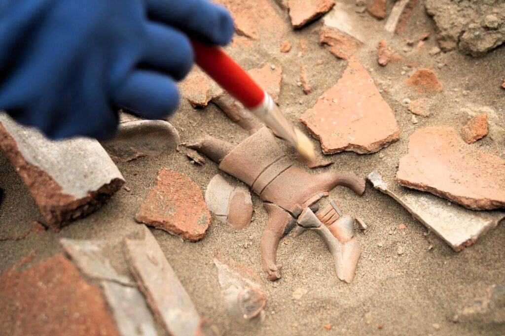 This discovery confirms that ritual objects were not only ceremonial but also conveyed messages of identity and authority. Credit: Ministry of Culture of Peru