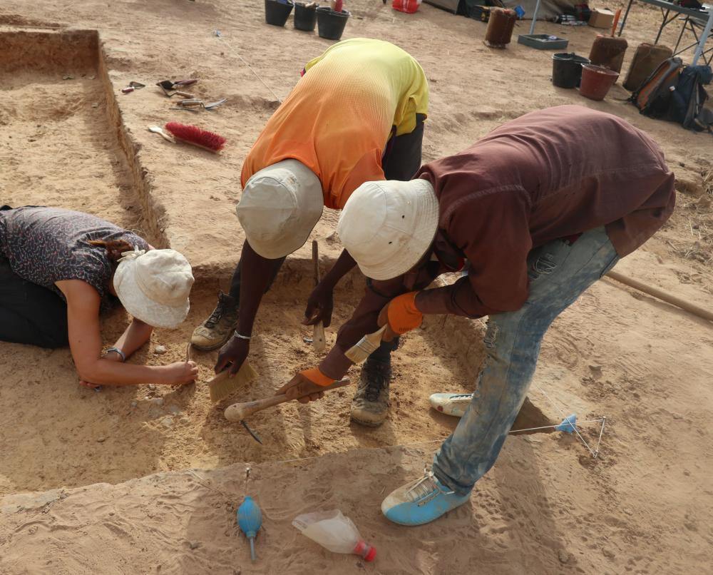 The Ravin Blanc X archaeological site (25 m²), discovered in 2017 in the Falémé Valley in eastern Senegal, is one of the few sites in West Africa dating to the early Holocene. Credit: UNIGE-ARCAN