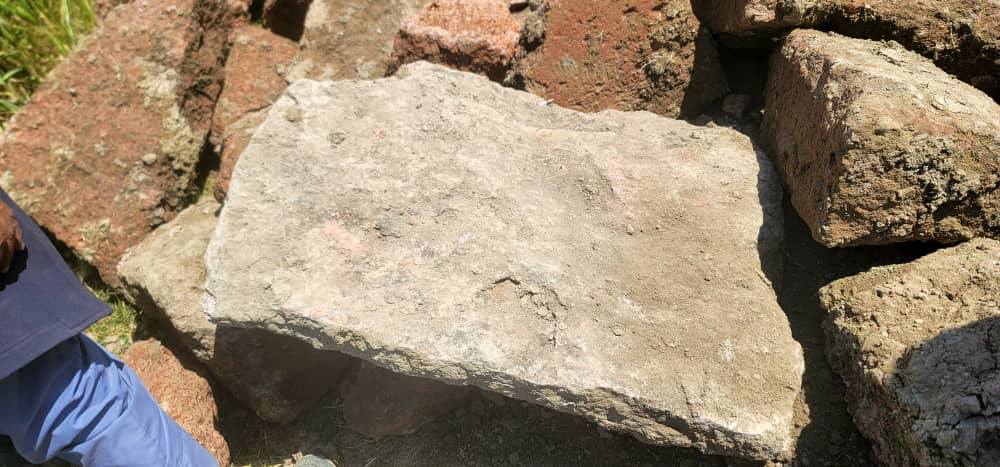 Its walls are made of large, polished limestone blocks, and its roof is capped with flatter, harder stones locally known as “Al-Salal.” Credit: Dhamar via Facebook