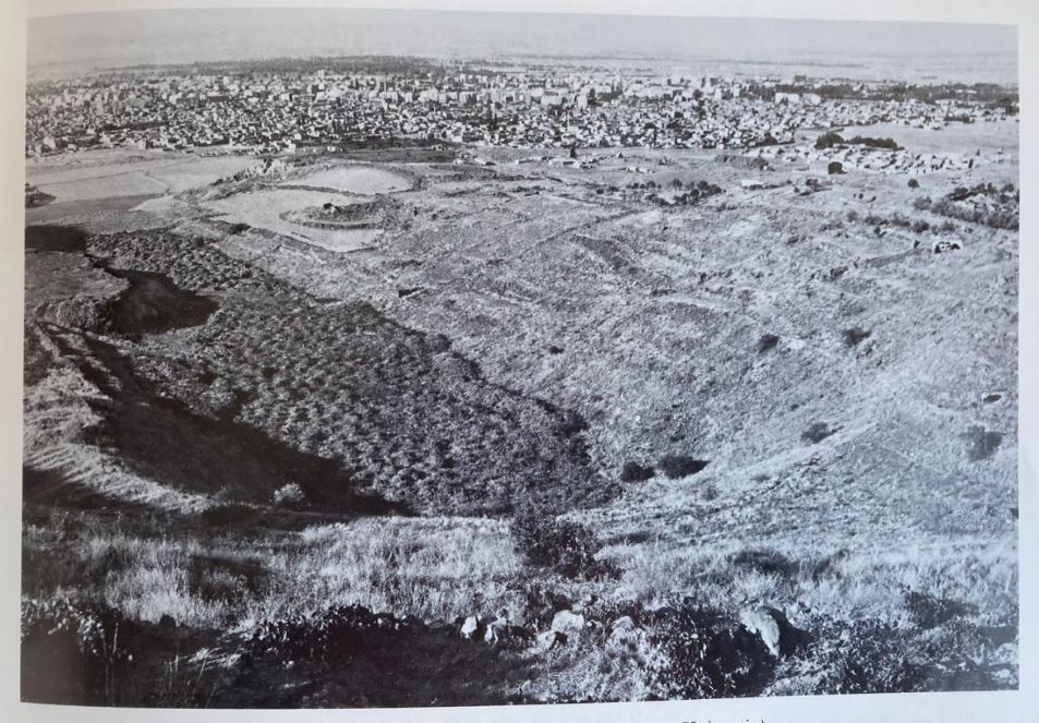 Archival photos and maps show that between 1950 and 1980, the area served as Kayseri’s main landfill.
