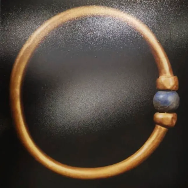 A 3,000-year-old gold bracelet belonging to Pharaoh Amenemope was stolen from an Egyptian museum just weeks before the Saqqara relief disappearance. The bracelet, inlaid with a lapis lazuli bead, was taken from a restoration lab in Cairo and later melted down by a chain of gold dealers.