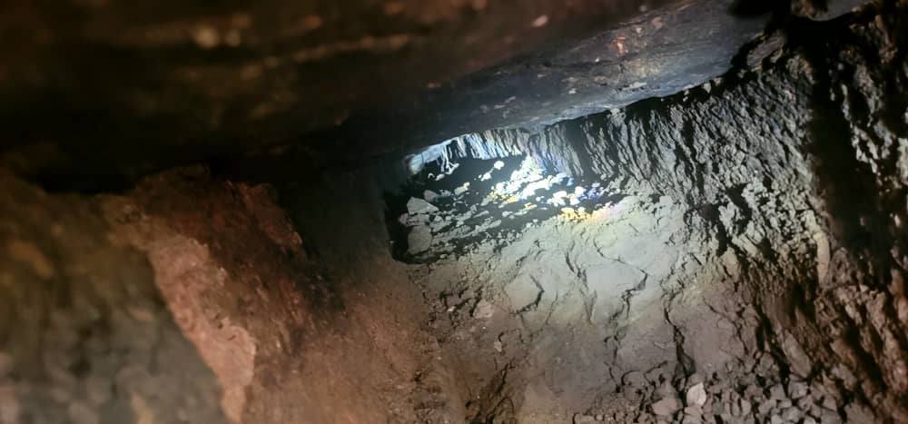Archaeologists uncovered a 1.5–2 m deep, 0.5 m wide underground water tunnel built with precisely cut stones as part of an ancient valley irrigation system. Credit: Dhamar via Facebook