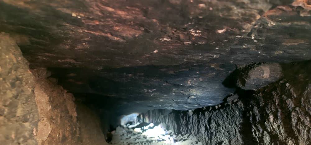 Archaeologists uncovered a 1.5–2 m deep, 0.5 m wide underground water tunnel built with precisely cut stones as part of an ancient valley irrigation system. Credit: Dhamar via Facebook