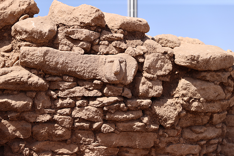 A 17-meter-wide Neolithic structure with tiered stone benches and carved human heads, revealing rare insights into early communal life. Credit: Eşber Ayaydın/AA