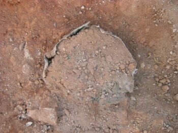 Discovery of the Sitella under study, Atrium Building (UE 31161) (late 3rd century AD). Credit: Equipo Molinete