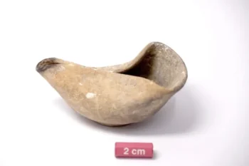 A clay lamp from the Hasmonean period found at Nebi Samuel north of Jerusalem, in a discovery made public on December 15, 2025. Credit: COGAT