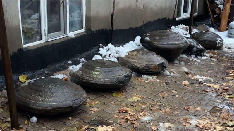 The stones were unearthed approximately three years ago during a road expansion project in the Aktütün region, located near the Türkiye–Iraq border.