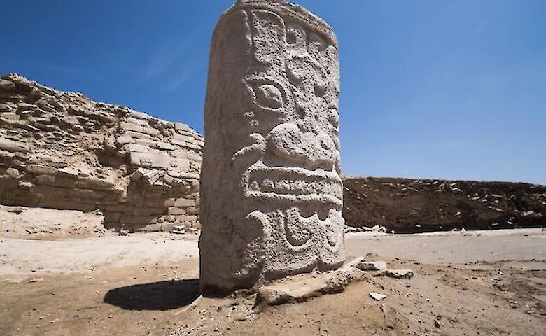 Carving stone at Shimao city. Credit: Institute of Vertebrate Paleontology and Paleoanthropology