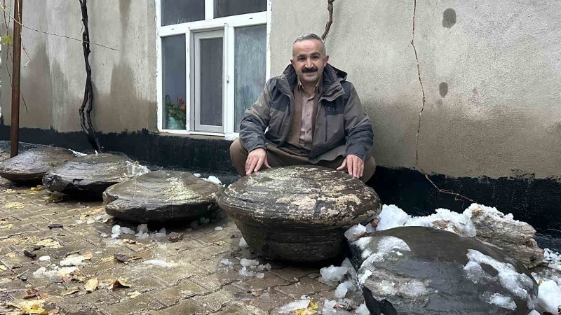 According to local sources, a total of six massive circular stones, each weighing over 200 kilograms, were found buried beneath the soil.