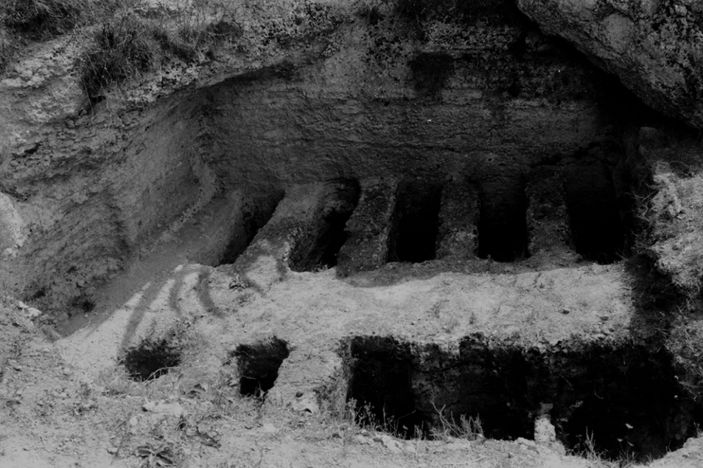Interior of tomb A, Lakkithra. Credit: Greek Ministry of Culture, Ephorate of Antiquities of Kephallenia and Ithaki.