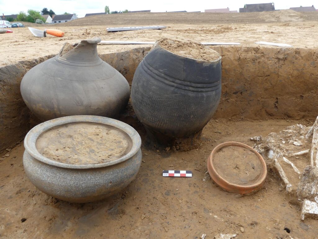 Secondary cremation deposit. Credit: Nina Diner-Stephan, Inrap