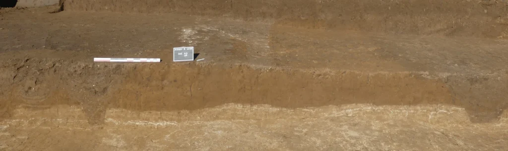 Test trench of the ancient road. Credit: Géraldine Teysseire, Inrap