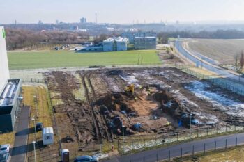 An archaeology team discovers a significant settlement site on the campus of TU Dortmund. Credit: City of Dortmund / Roland Gorecki