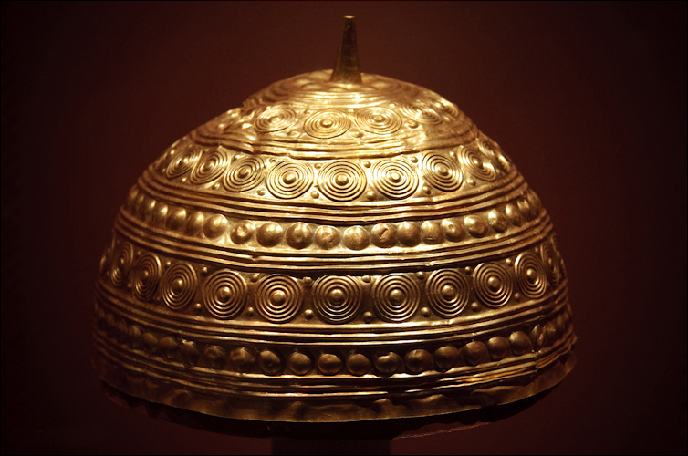 The Casco de Leiro, on display at the Archaeological and Historical Museum of San Antón Castle in A Coruña.
