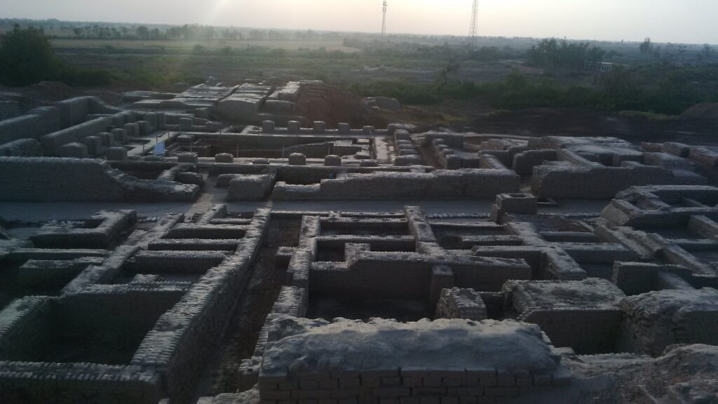 The regularity of streets and buildings suggests the influence of ancient urban planning in Mohenjo-daro's construction. Credit: Public Domain