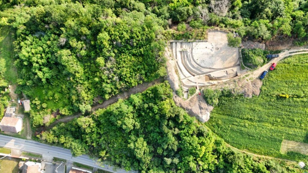 The Roman watchtower site at Mohovo, where archaeologists uncovered a hoard of 302 coins dating mainly to the 4th century CE. The post was part of the Danube frontier defense system. Credit: Institut za arheologiju, Zagreb.
