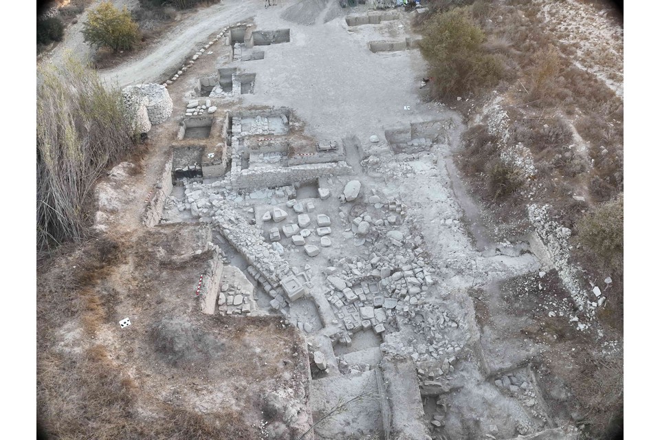 Archaeologists Unearth Rare 2,500-Year-Old Statue Bases at Apollo Sanctuary in Cyprus - Arkeonews