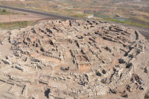 Nearly 4,000-Year-Old Wooden Doors Identified at Seyitömer Höyük in Türkiye