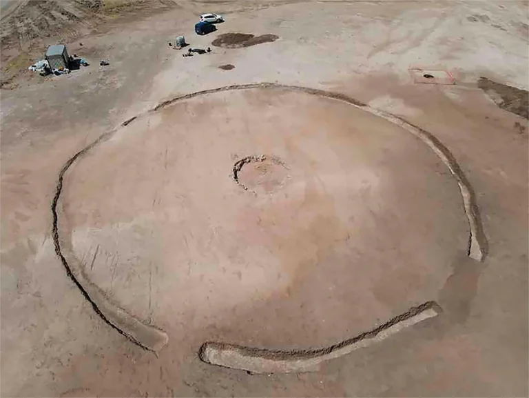 Aerial photograph of tomb and enclosure 450 during the excavation work. Credit: R. Barroso Bermejo et al. 2026, Cambridge Archaeological Journal