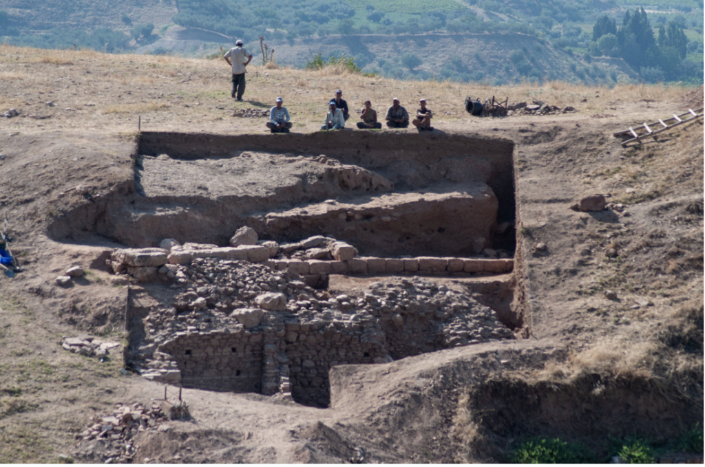 

View of the higher-tier terraces at the center of ByzFort. © Archaeological Exploration of Sardis/President and Fellows of Harvard College. Credit: Eren, G., 2026, Arkeoloji Dergisi
