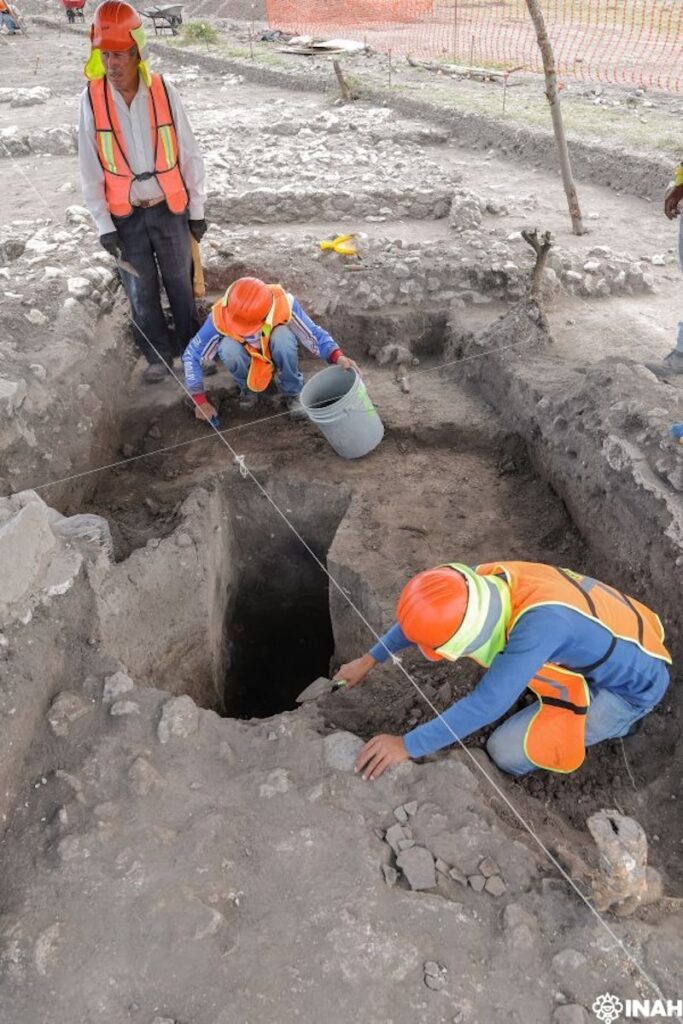 
The archaeological salvage team working with the Mexico–Querétaro Train project has investigated cists and tombs resembling shaft tombs. Credit: INAH