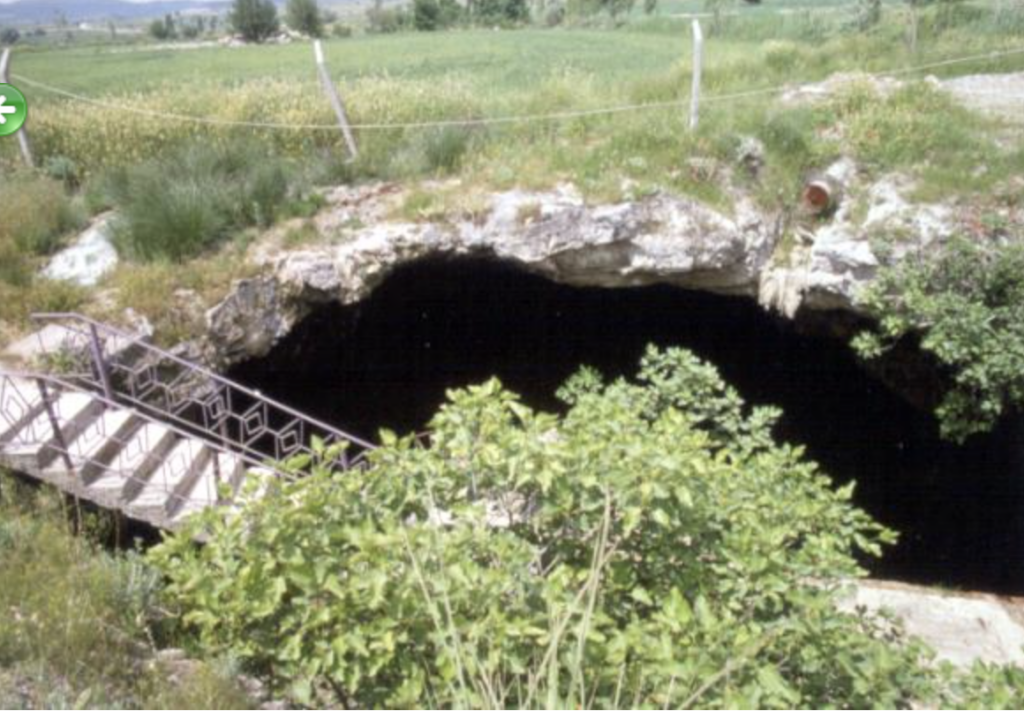 Kaklık Cave in Denizli extends 65 meters northwest-southeast and features a circular 13-by-11-meter entrance, travertine formations, and a second section at its southwestern end. Credit: Republic of Türkiye Ministry of Culture and Tourism