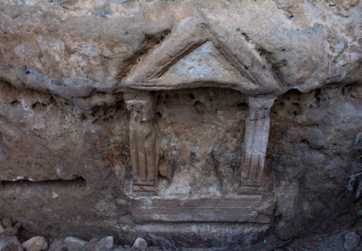 Rock-cut shrine of Minerva discovered at Campos del Paraíso in Cuenca, Spain. Credit: Maria José Martínez Hernández