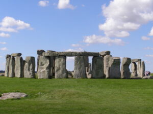 A Surprising 5,000-Year-Old Monument Discovered in England: Stonehenge’s Solar Secret May Be Older Than We Thought