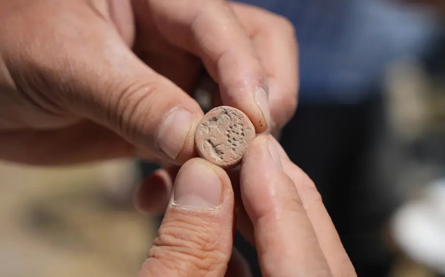The animal-figured stamp seal from Büklükale. According to excavation director Kimiyoshi Matsumura, the seal shows two animal figures, with a smaller perforated motif below them whose meaning has not yet been identified. Credit: IHA