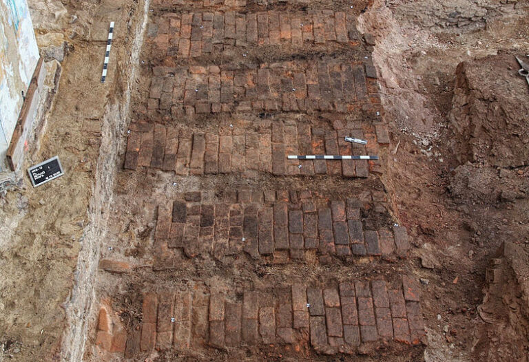 Approx. 30-square-meter brick-paved floor from the early modern period. Credit: © Sven Kretzschmar, Landesamt für Archäologie Sachsen.